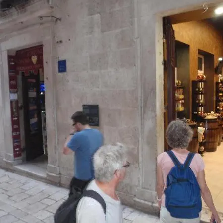 Opium Old Vendégház