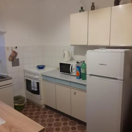 Guest house Opium Old 3*